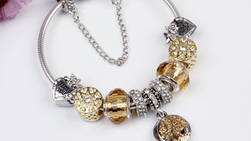 Người mệnh Thổ n&ecirc;n chọn các màu vàng, vàng n&acirc;u và n&acirc;u